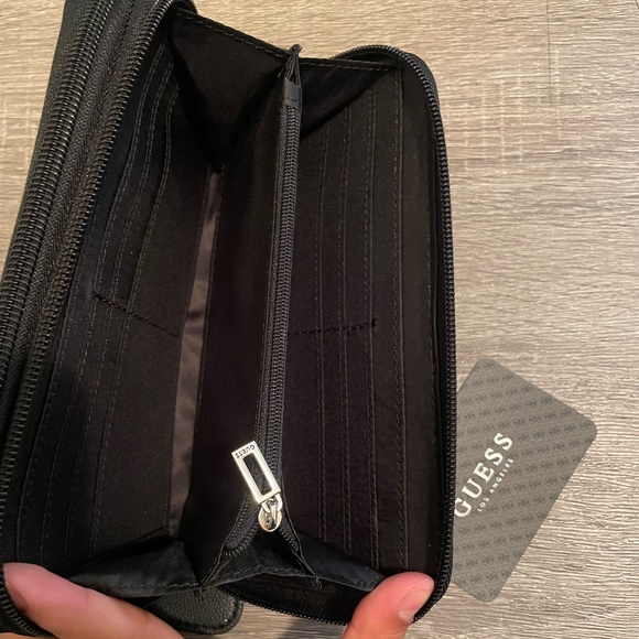 Guess Black Wallet - Picture 6 of 8